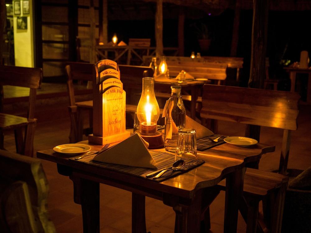 Spice Village Thekkady - A Cgh Earth Experience Exterior foto